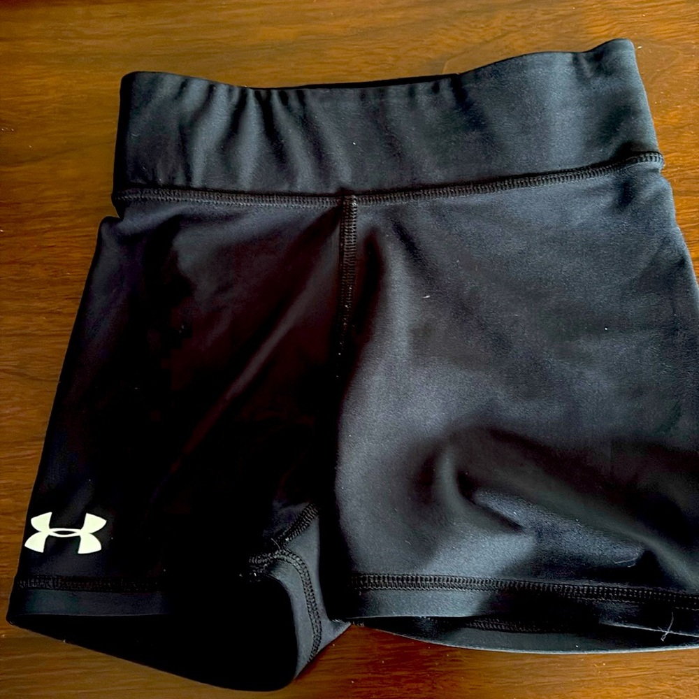 Under Armor black biker short